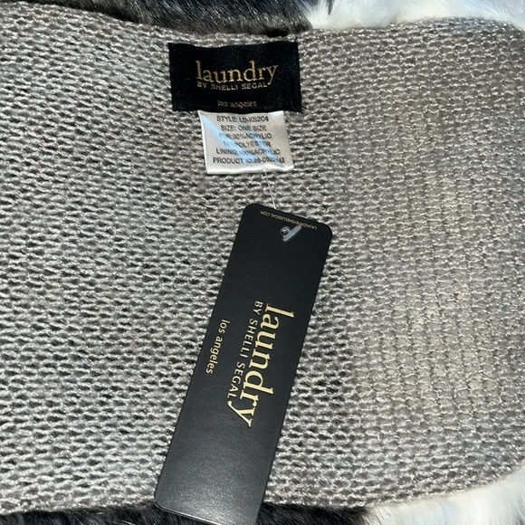 Laundry By Shelli Segal  NWT Nomad Fluffy Faux Fur Scarf Wrap - Picture 6 of 7